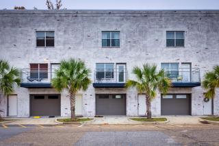 Walkable Downtown Apt with Game Room! - Mobile - 8