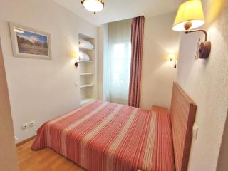 La Cardabelle, T2, centre Luchon, wifi, casier à ski, ascenseur, 4 personnes - Luchon - 3