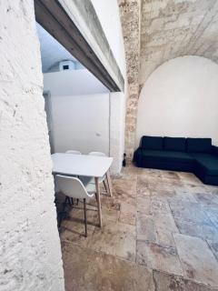 Dante's patio - Bari - 1