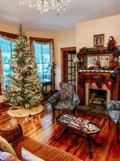 Sweetwater Branch Inn - Gainesville - 0