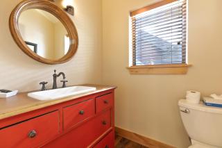 Village Point 105 Retreat Townhome Close to Everything Private Hot Tub - 1