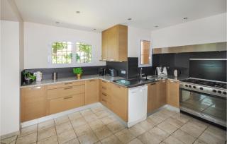 Nice Home In Roquefort Les Pins - 9