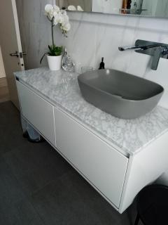 Two rooms with one queen size bed in each room one bathroom for the two rooms - Mount Maunganui - 2