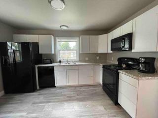 Quaint new renovation perfect for your large group - Billings - 7