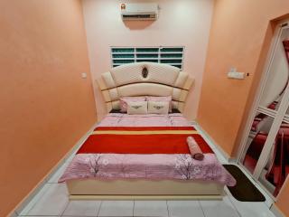 HOMESTAY EPOH MANJOI WITH PRIVATE POOL AND JACUZZI - Ipoh - 3