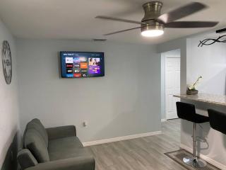 Modern 2/1 in Parrish FL Sleeps 6 Quiet Dead End St 1/2 Acre Wow - Parrish - 7