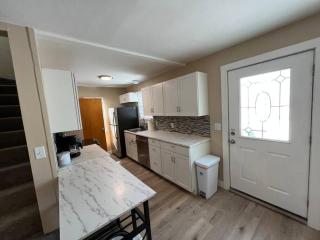 Snug, neighborly home perfect for your small group - Billings - 3