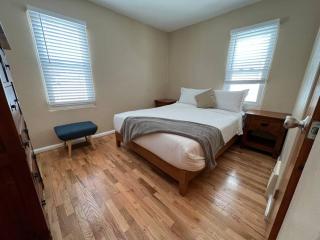 Snug, neighborly home perfect for your small group - Billings - 1