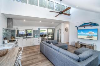 Castaway Cottage - Rainbow Beach - 0