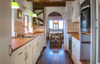 Nice Home In Nexø With Wifi - 9
