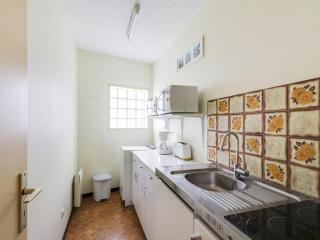 Appartement T2 avec balcon, parking privé, proche du centre et des remontées mécaniques - FR-1-401-92 - Cauterets - 8