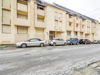 Appartement T2 avec balcon, parking privé, proche du centre et des remontées mécaniques - FR-1-401-92 - Cauterets - 2