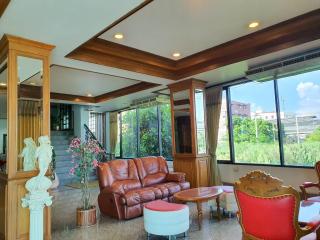THE POPULAR PLACE - Ban Khlong Thewa - 2