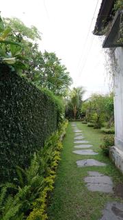 Louto Dmell Guesthouse - Sanur - 8