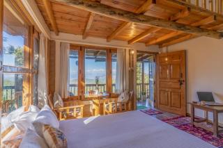 SaffronStays Altura - 2-BR villa with attic room, verandahs, orchards & Himalayan views in Mukteshwar - 5