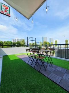 Gurney Coast Guest House by Sky Hive - George Town - 8