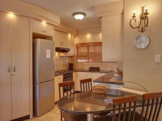 Luxurious 4 Bedroom Villa 94 - Mabula - 4