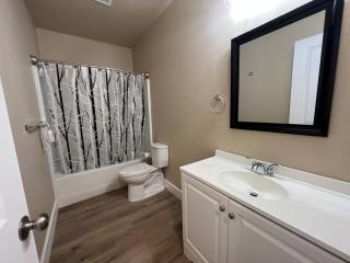 Freshly renovated home in a vintage neighborhood - Billings - 9