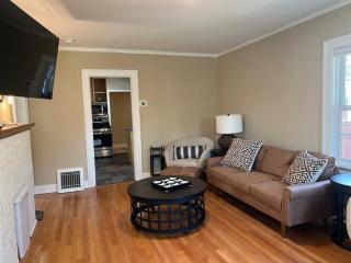 Freshly renovated home in a vintage neighborhood - Billings - 6
