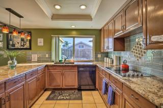 Breeze By the Pool Chula Vista Home with Game Room - Chula Vista - 8