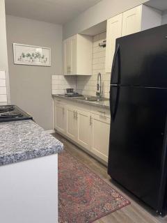 The Bernice - 2 Bedroom Apt in Quilt Town, USA - 7