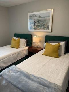 The Mary Lou - 2 Bedroom Apt in Quilt Town, USA - Hamilton - 1