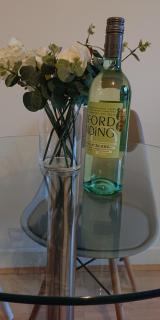 Bright, Nice Interior, Close to the City, 2 Bedroom Apartment - London - 3