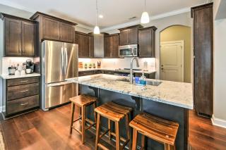 Downtown Townhome; Walk to Dine & Shop on Broad St - 9