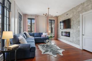 St Charles-Mardi Gras 6BD Home - New Orleans - 0