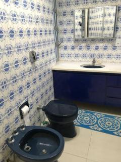 Apartamento Enseada - DUAS quadras da PRAIA. SHOW. - 2
