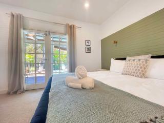 Alfie's Place - 7