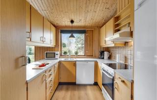 Awesome Home In Væggerløse With Kitchen - 5