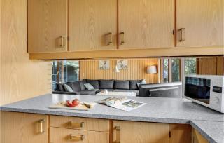 Awesome Home In Væggerløse With Kitchen - Marielyst - 4