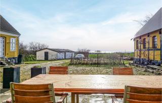 4 Bedroom Cozy Home In Hasle - Hasle - 8