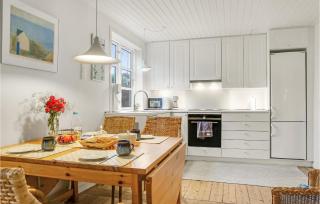 Gorgeous Home In Strandby With Wifi - 4