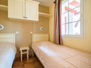 Appartement Coquet avec Piscine et Balcon à Ciboure, Proche Golf de la Nivelle - FR-1-4-480 - Ciboure - 3