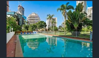 Large Waterfront Apartment in Surfers Paradise - CoastHM - 8