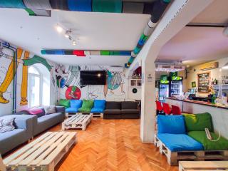 Whole Wide World Hostel - Zagreb - 0