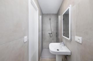 BHost - Regina V - 6