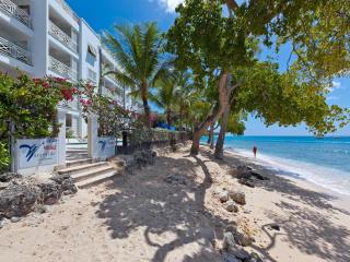 Two-Bedroom Apartment by Bluescape - Saint James - 0