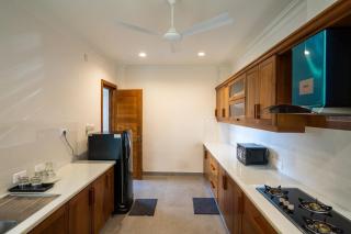 StayVista at Paradise Valley View with Terrace Access - Munnar - 4