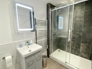 8 Polzeath Court - 1