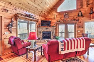 Wheelchair-Accessible Murphy Cabin with Fire Pit! - Murphy - 0