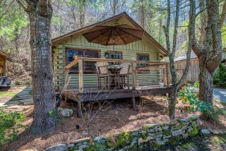 stayNantahala - Smoky Mountain Cabins and Luxury Yurts - Topton - 8