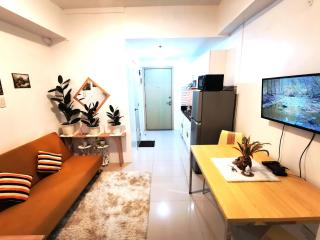 Modern 1BR with balcony and 100mbps wifi - Manila - 0