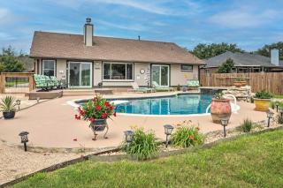 Hot Tub, Pool, and Fire Pit Gorgeous Hutto Home - 0