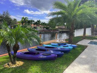 New! Waterfront Heated Pool & Jacuzzi 2 mi to Beach - Fishing Pier Relaxing SPA & Hammock - Fort Lauderdale - 1