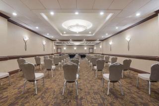 Best Western St Catharines Hotel & Conference Centre - 1