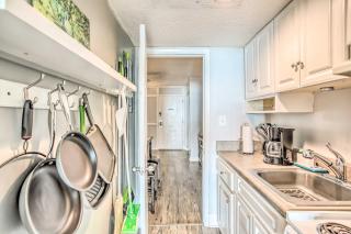 Breezy Myrtle Beach Condo with Balcony and Views! - Myrtle Beach - 4