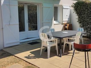 Charmante maison avec piscine & accès plage, 500m de la mer, La Tranche-sur-Mer, 4 pers. - FR-1-357-274 - La Tranche-sur-Mer - 0